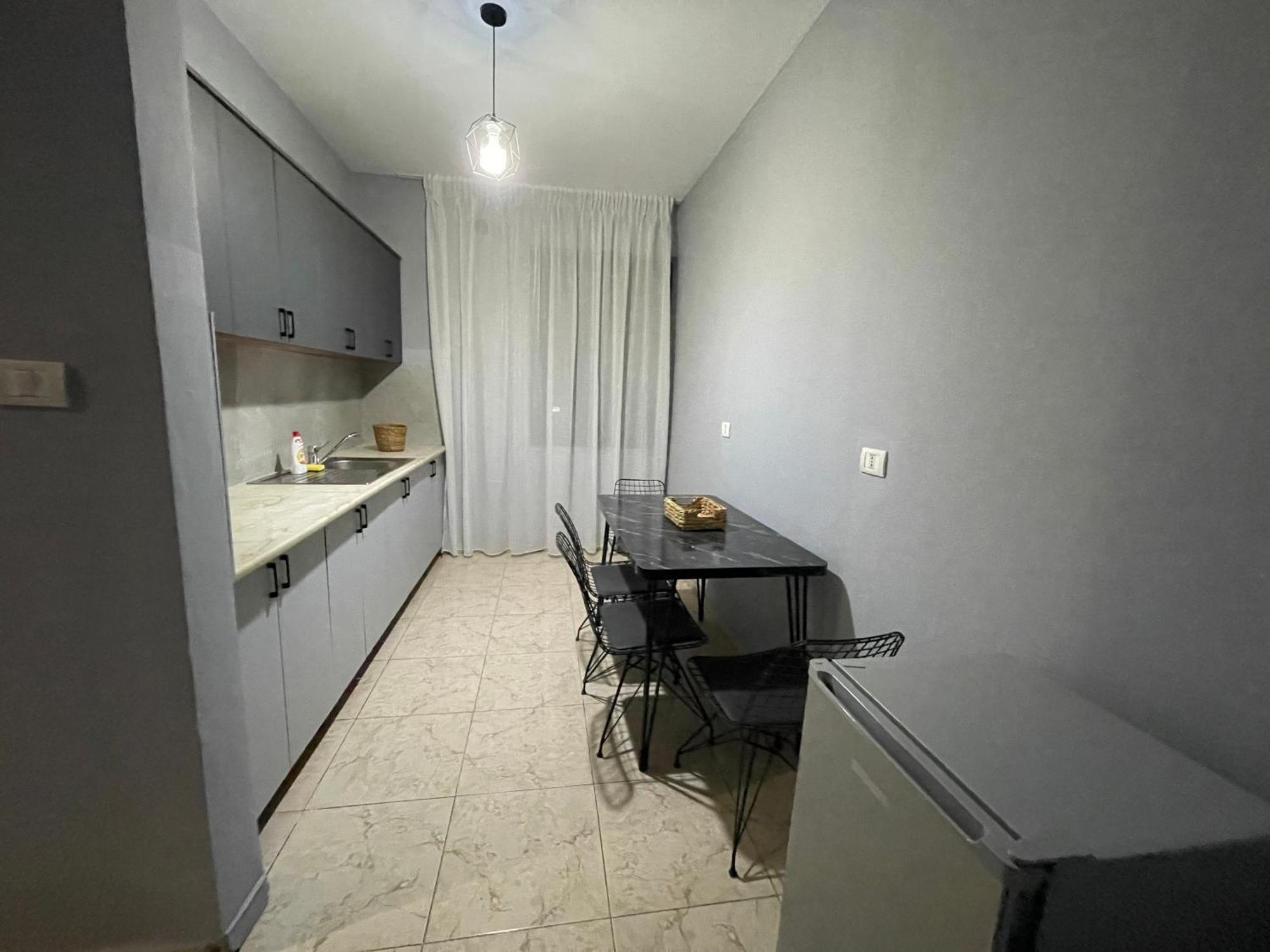 Super House 2 Blloku - 3 Rooms ティラナ エクステリア 写真