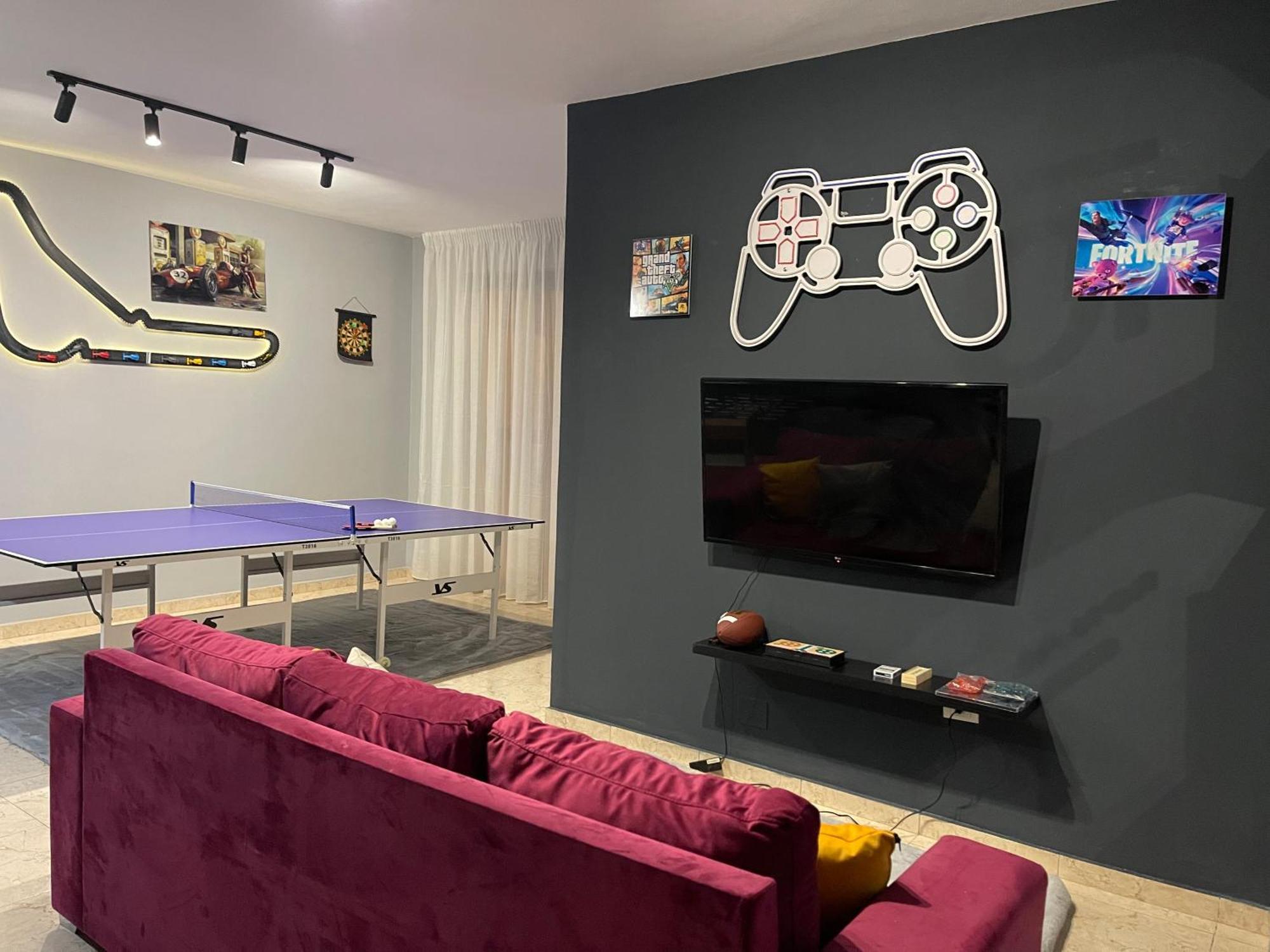 Super House 2 Blloku - 3 Rooms ティラナ エクステリア 写真