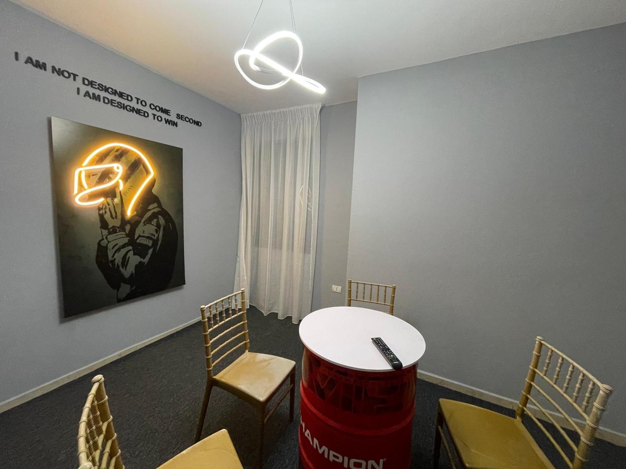 Super House 2 Blloku - 3 Rooms ティラナ エクステリア 写真